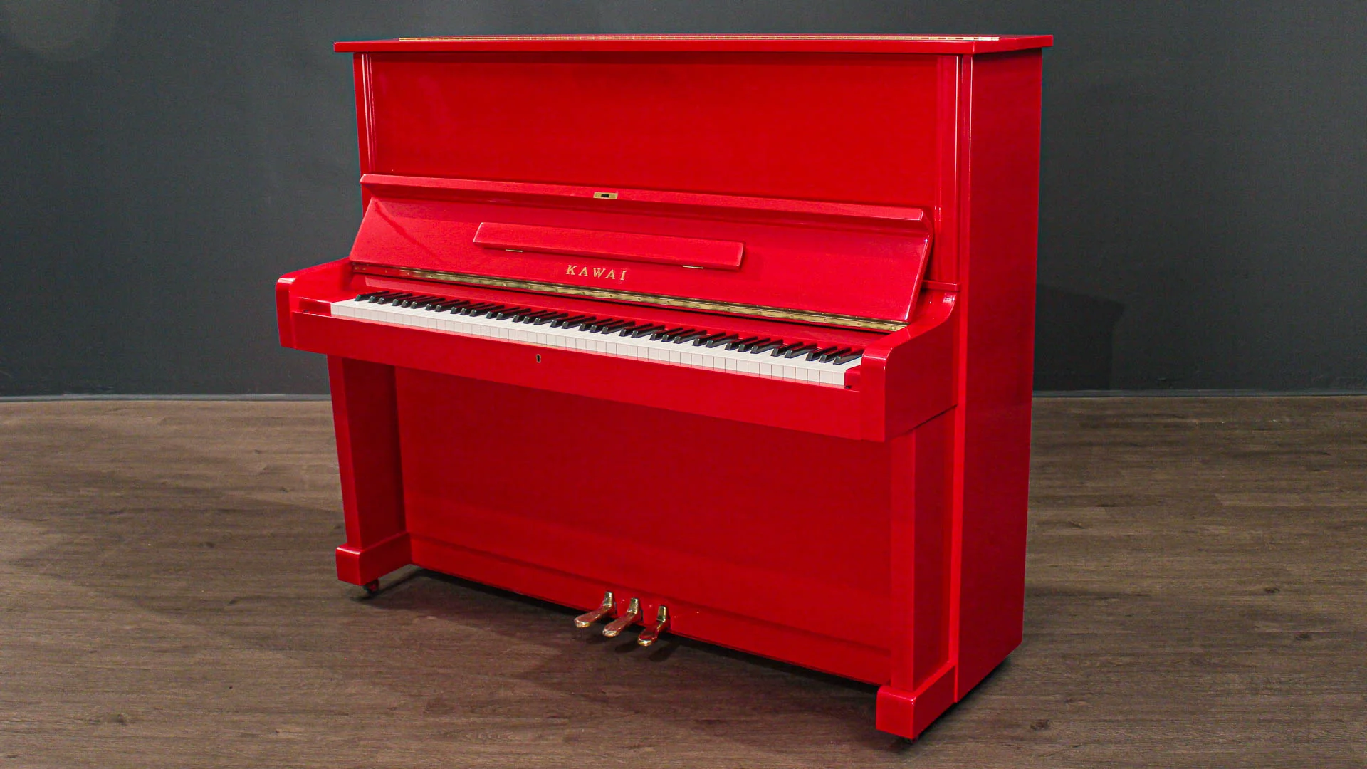 red upright piano