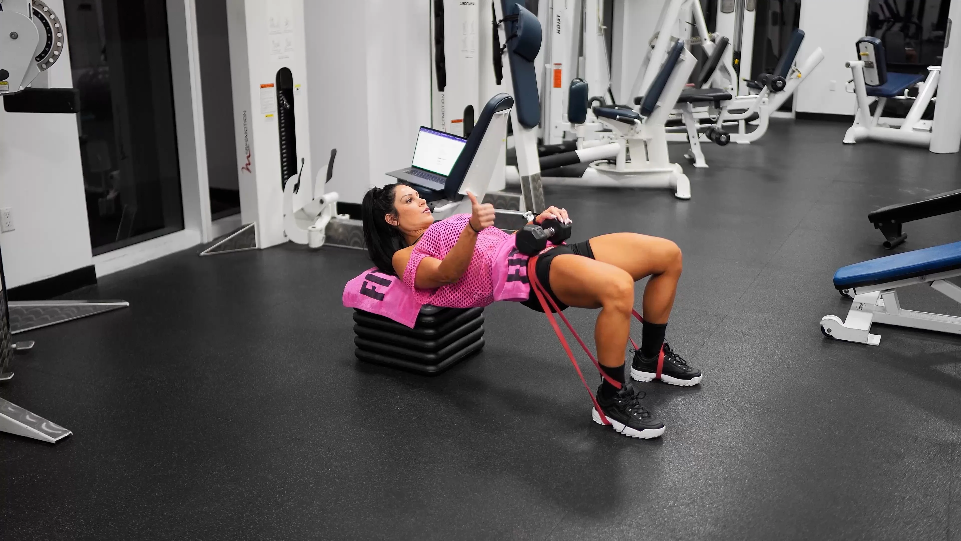 DB BANDED PAUSED HIP THRUST