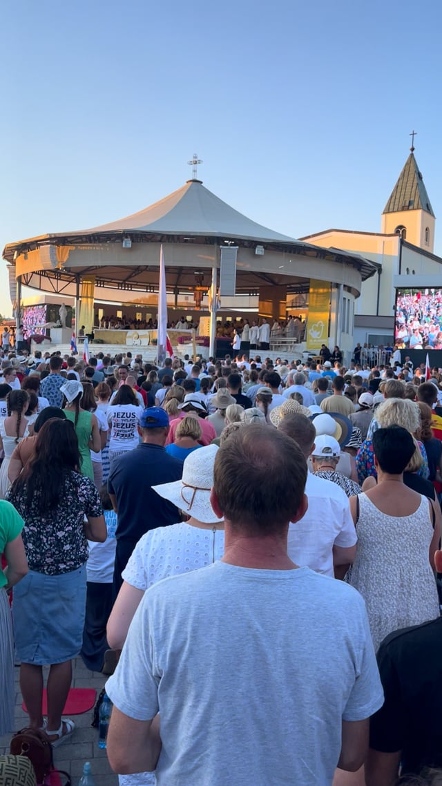 Misa cardenal Omella Medjugorje Festival 2022.MOV