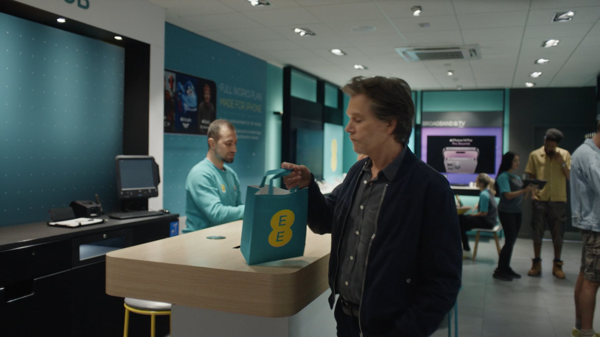 EE iPhone 14 Launch