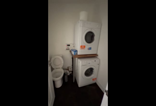 🏡 Ensuite rooms in wirral 💥great location  Main Photo