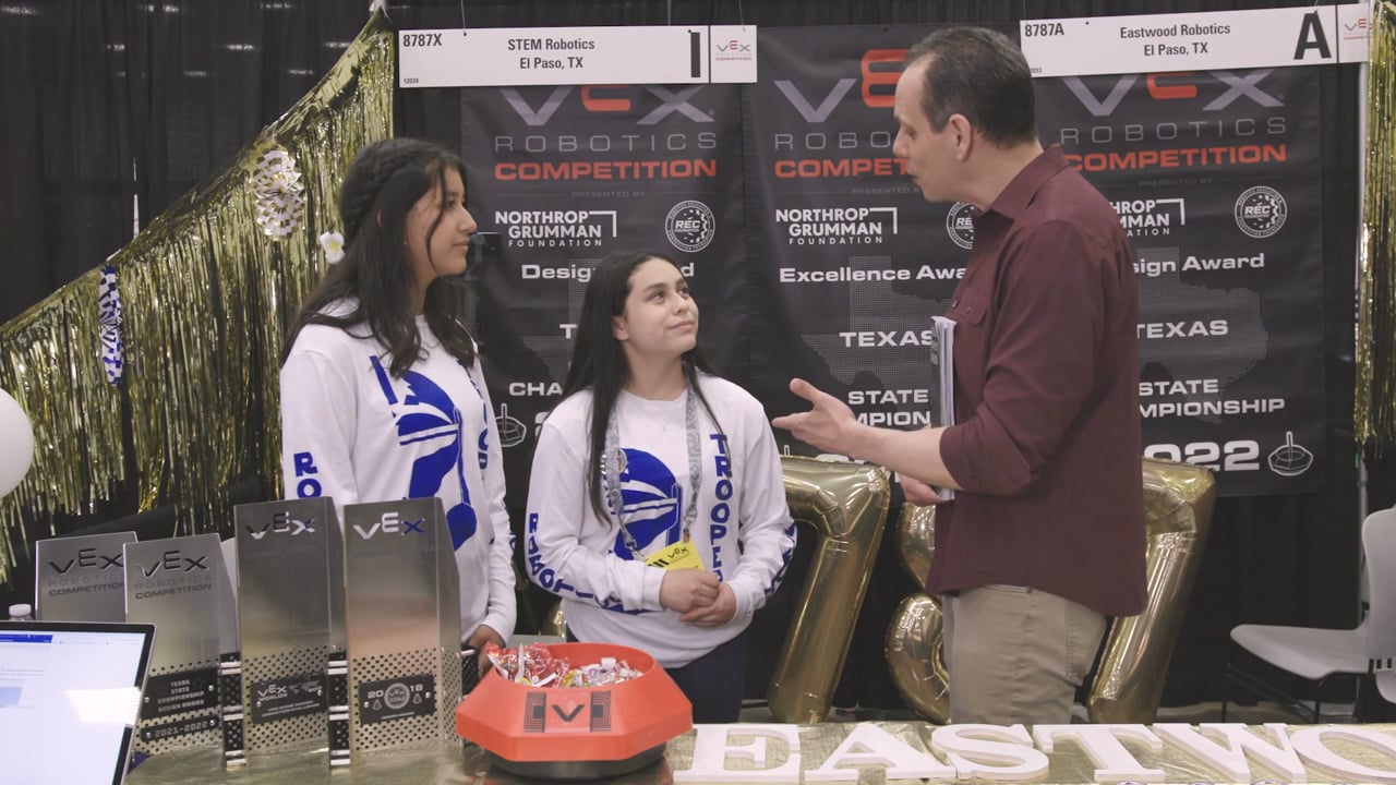 Image of VEX Worlds 2022 - Interview with Jaely and Jocelyn - Engineering Notebook