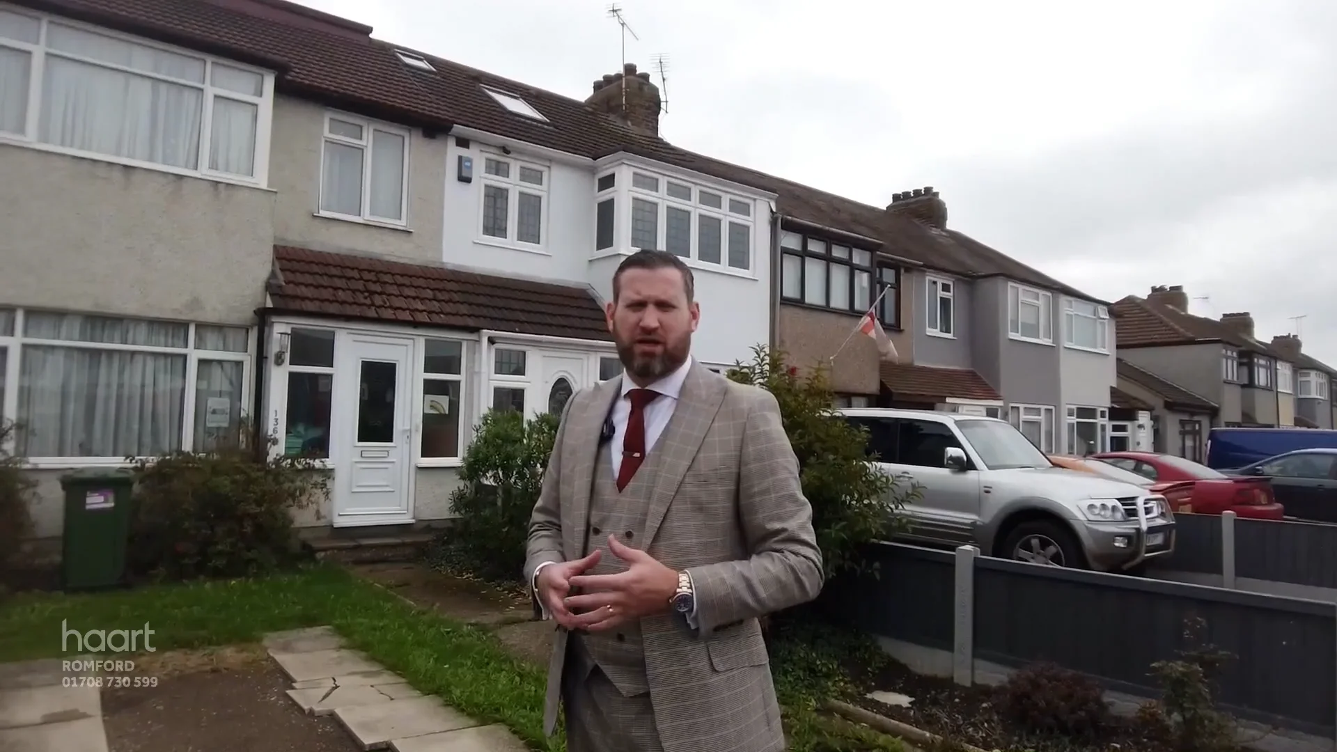 Quick Sneak Peek of Chase Cross Road, Romford, 4 bedroom Mid Terraced