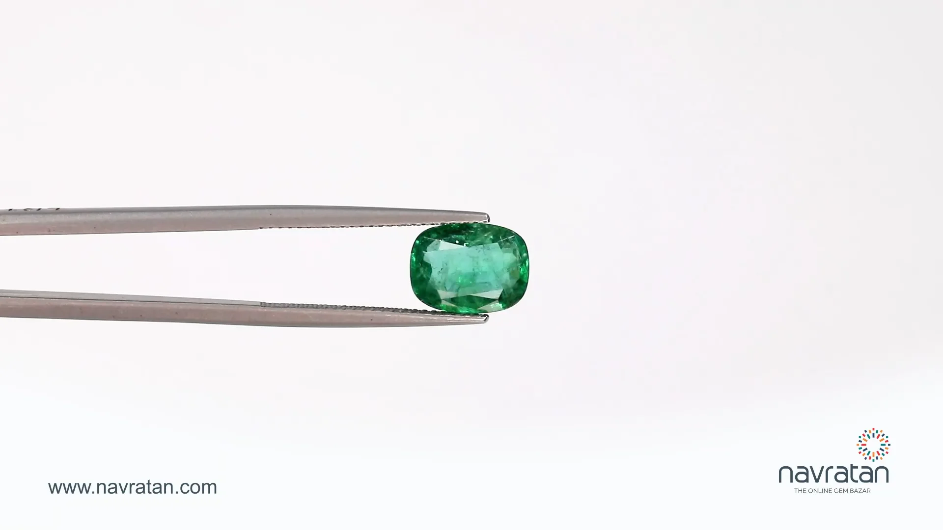Certified Natural Vivid Green Emerald - 3.24 Carat | Navratan.com