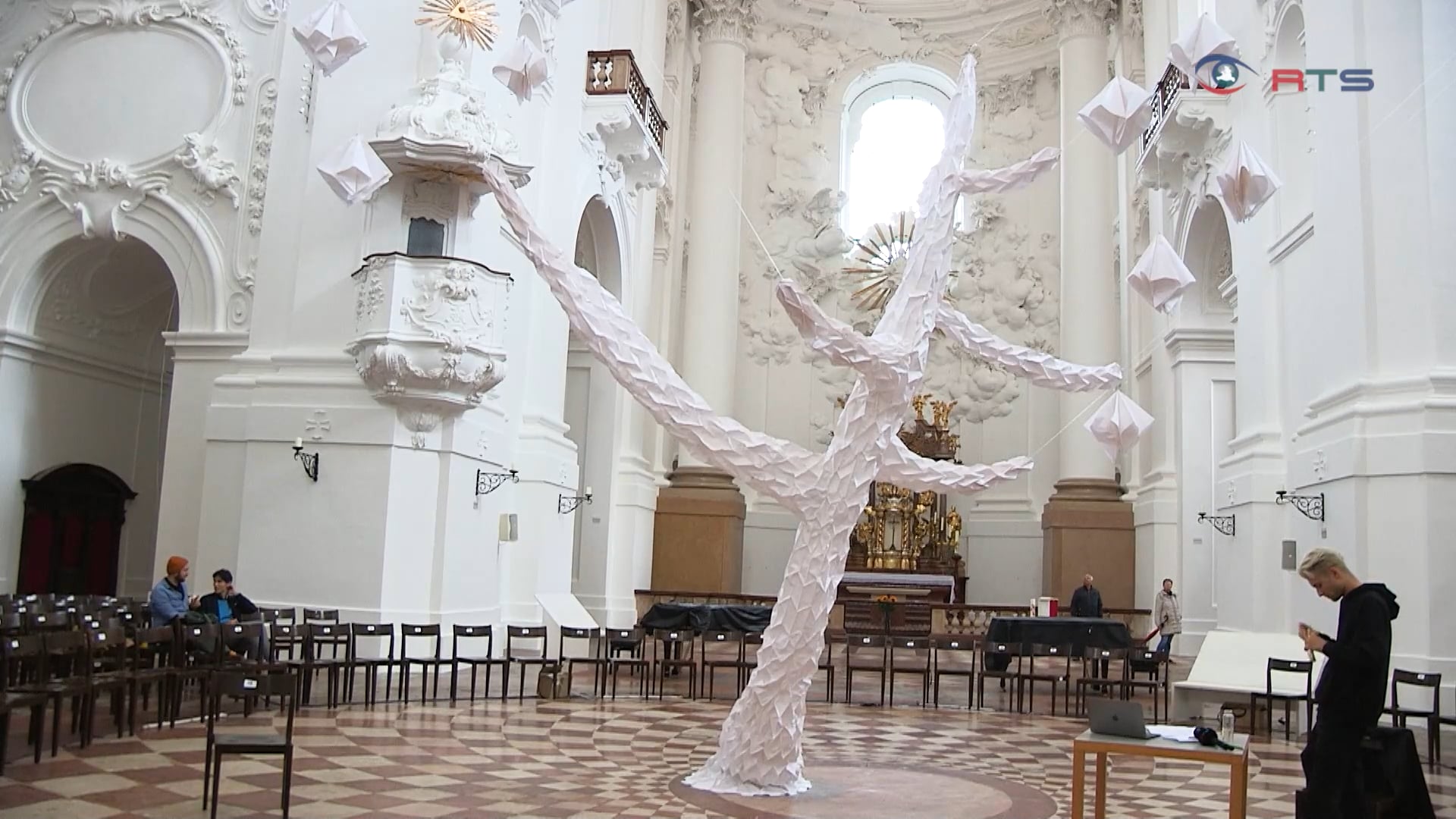 zerreissprobe-kunst-festival-der-salzburger-kammeroper-zeigt-klassisches-theater-mit-gegenwartsbezug