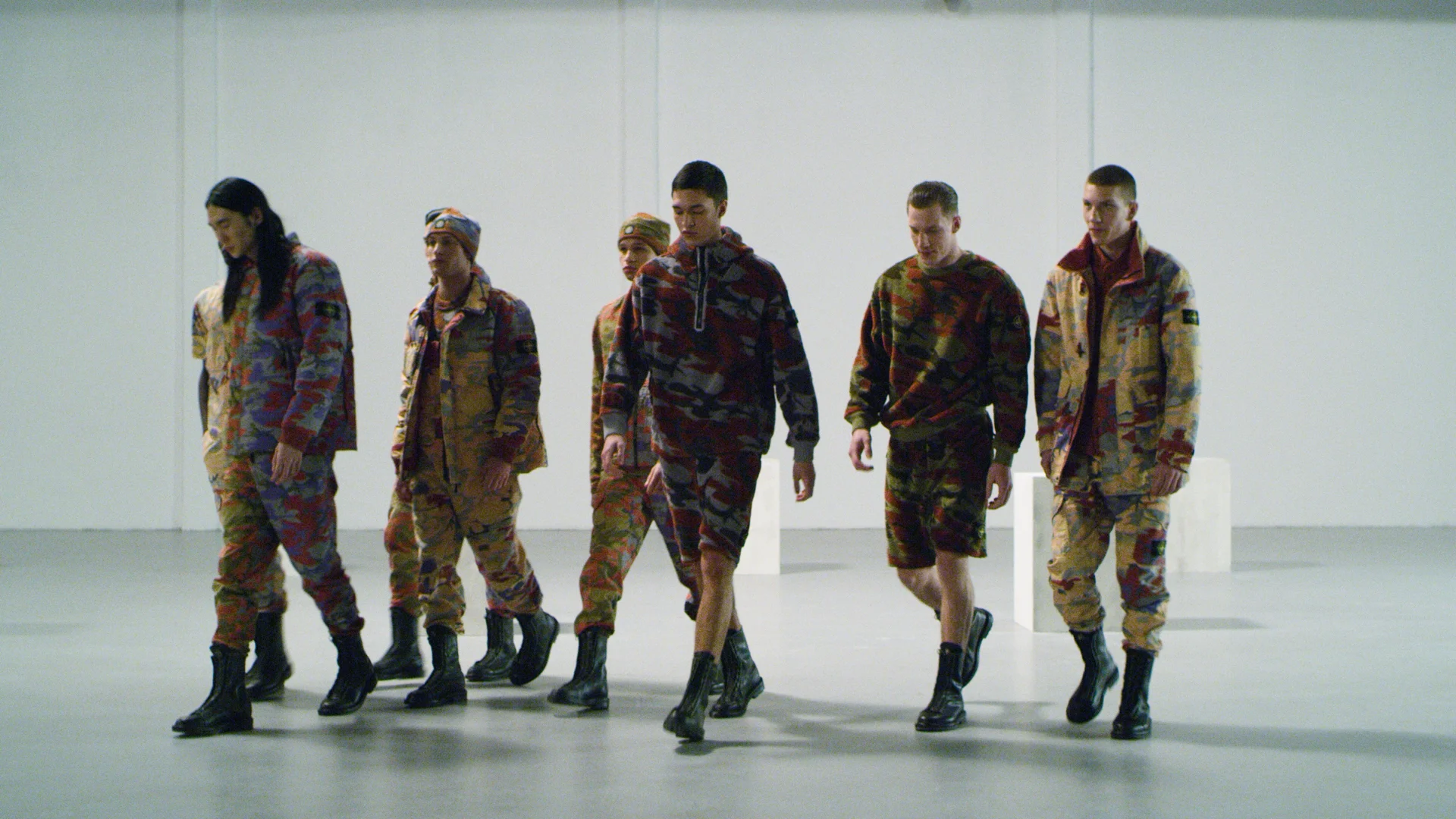 アーカイブのカモフラージュパターンを再構築。STONE ISLANDの アーカイブのカモフラージュパターンを再構築。STONE ISLANDの