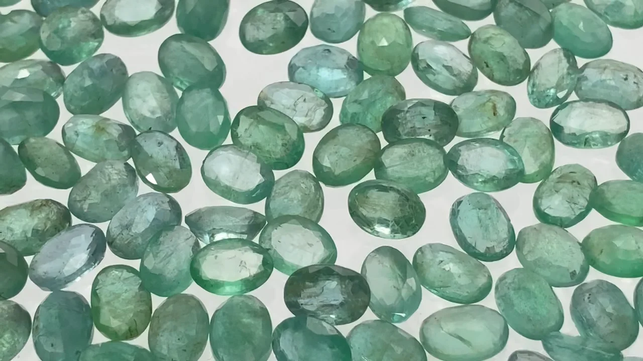 ザンビア産エメラルド ルース オーバルファセットカット7×5mm 1 ザンビア産エメラルド ルース オーバルファセットカット7×5mm 1