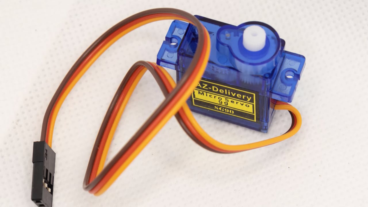 Control servomotor cu un senzor ultrasonic