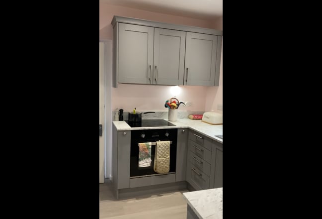 Housemate wanted with live in landlady Main Photo