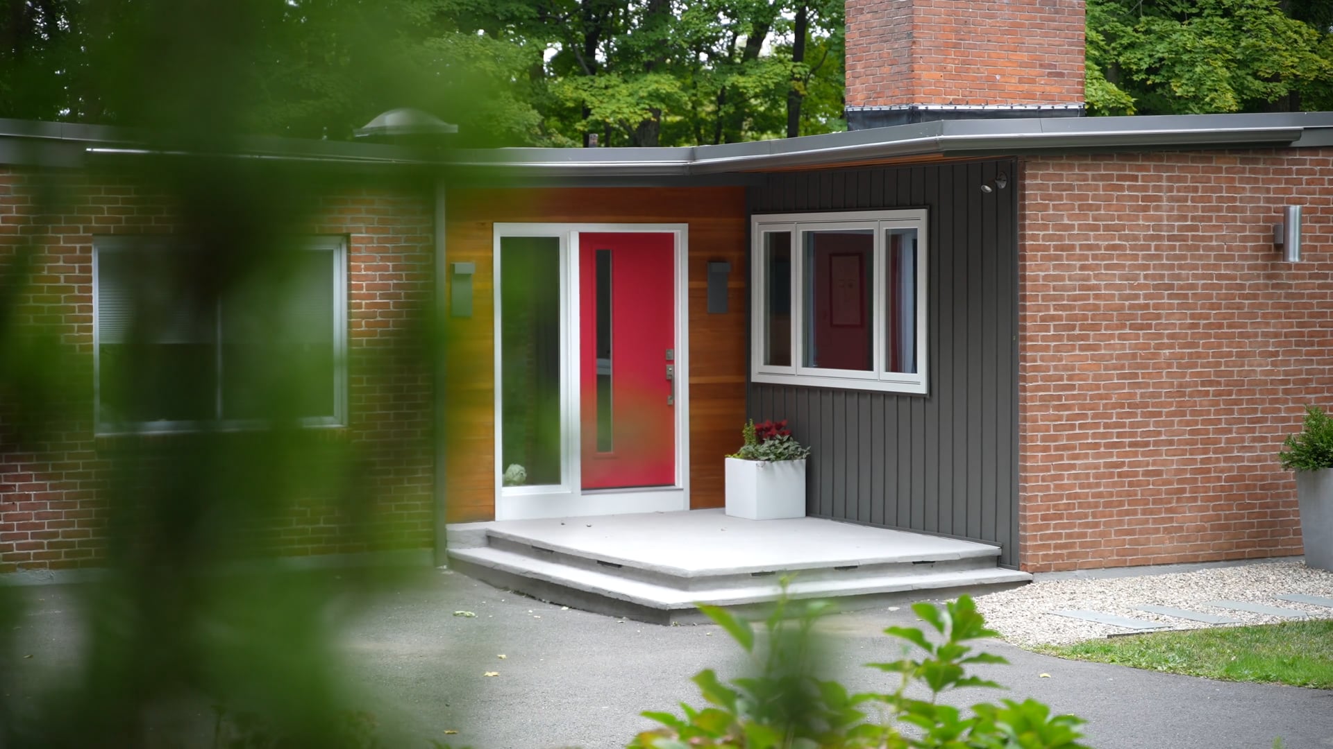 8 Stuart Dr | Mid Century Modern