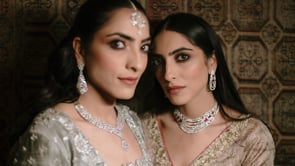 Zina and Zoya, Kashmir