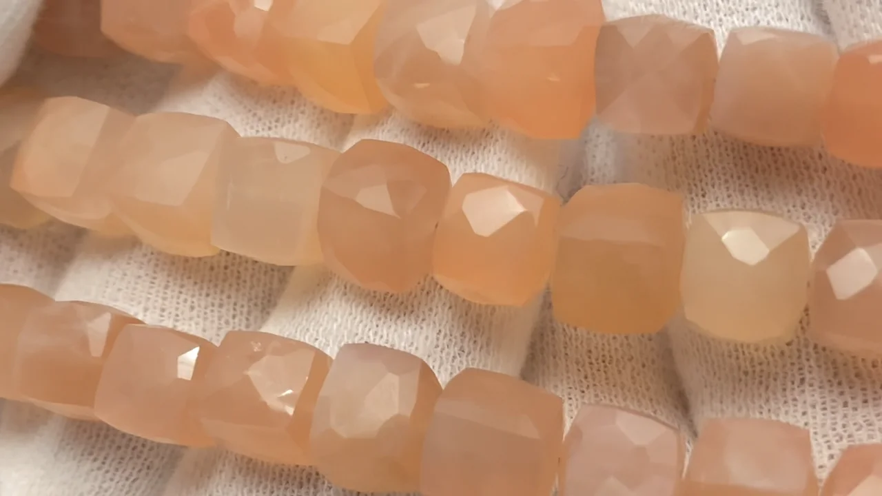 ＊蓮華＊【高品質】水晶　ジュエリーカット　オレンジムーンストーン 楽天市場】オレンジムーンストーン 宝石 ルース 9．09CT