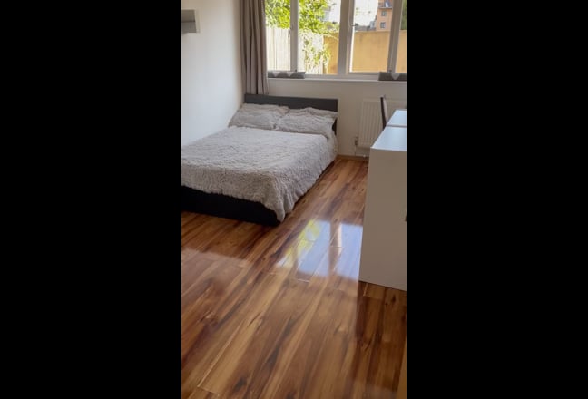 Modern Double Room for Rent_Shadwell/Limehouse Main Photo