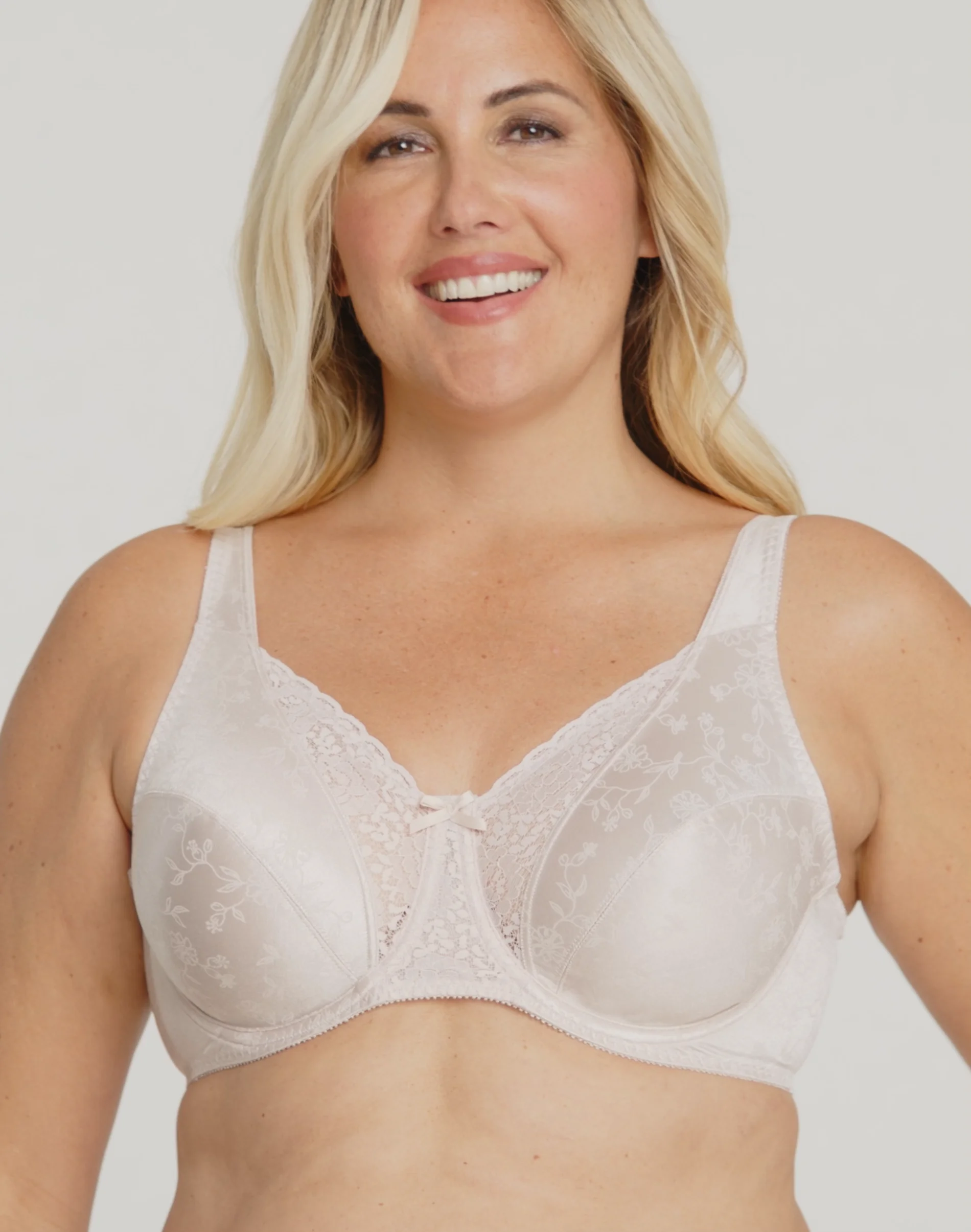 Playtex Secrets Lifts & Supports Underwire Bra