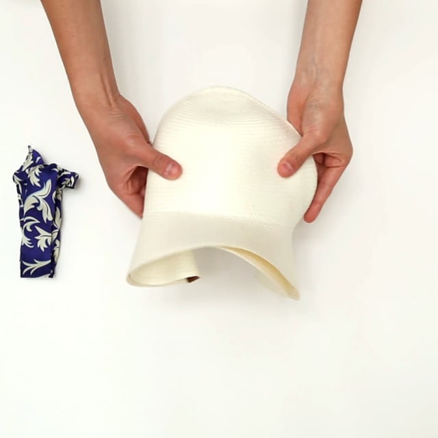 Foldable Panama Hat with Silk band + Collectable Wooden Box // White (M) video thumbnail
