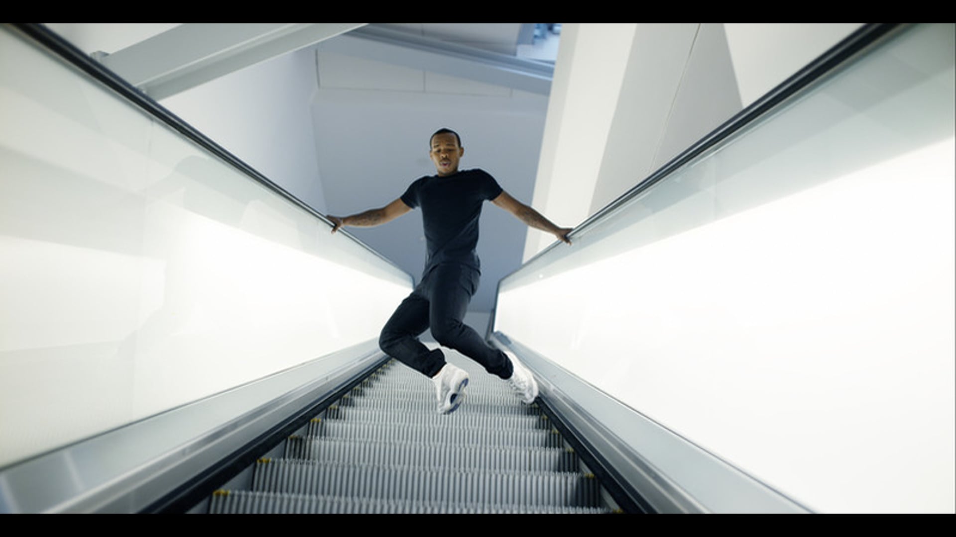Dancinema 2022 Encore:  Lil Buck with Icons of Modern Art (Paris, France)
