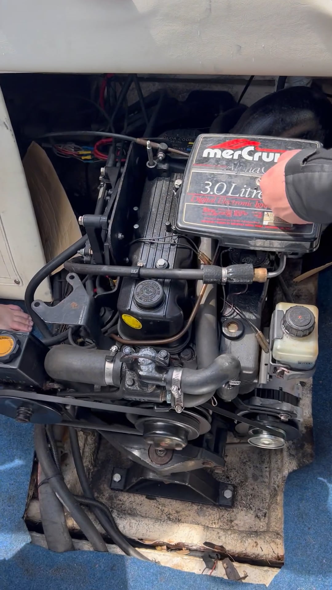 Boat engine sound on Vimeo