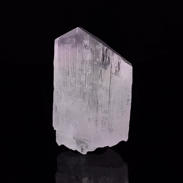 Spodumene (var: Kunzite) (sharp gemmy crystal)