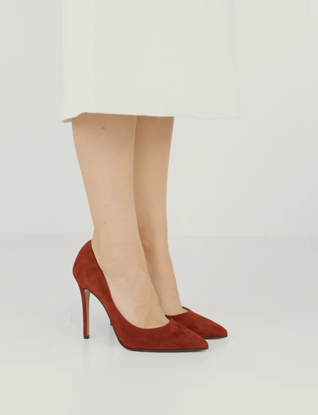 Red suede store pumps low heel