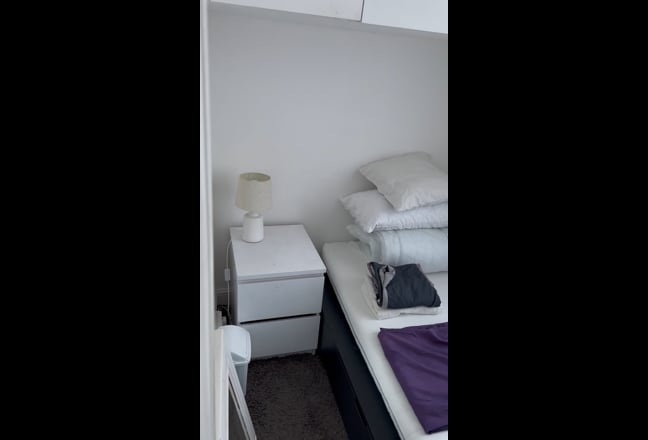 Professional FEMALE preferred Main Photo