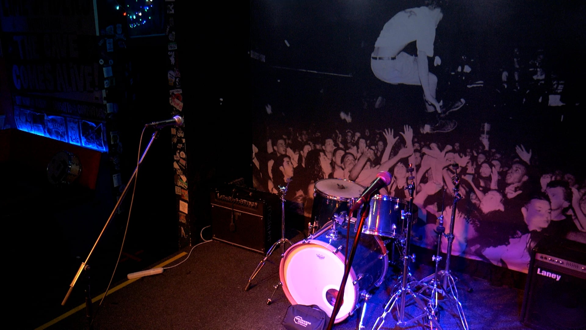 MoshPit Bar Open MIC Night! on Vimeo