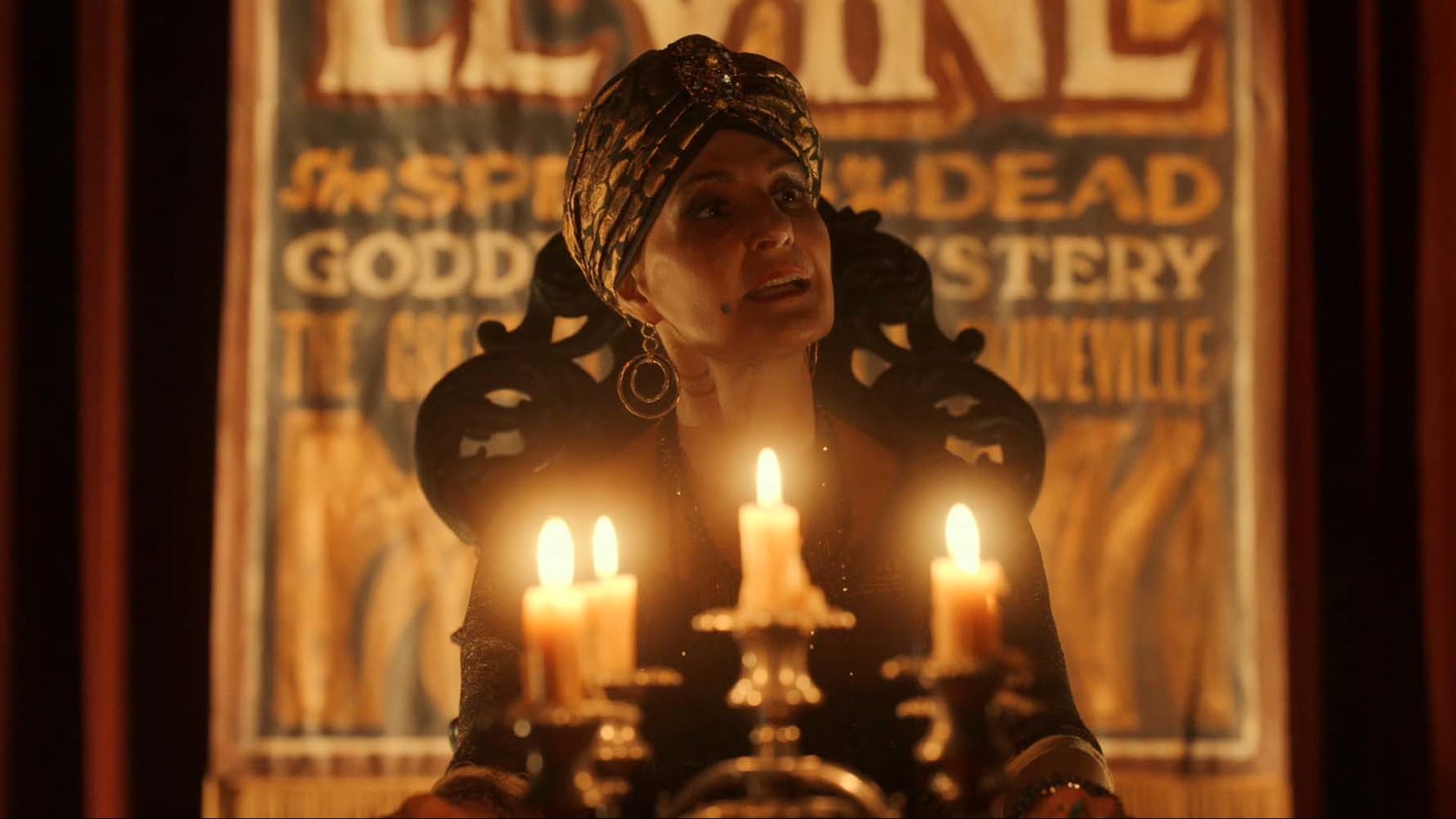 Netflix & Chills – Trailer “Embrace”