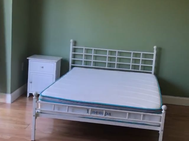 Large room for rent, females only Main Photo