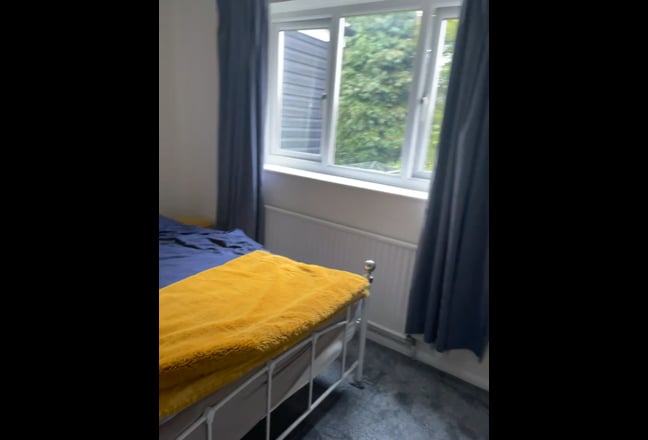 Large Double Room with Own Bathroom Main Photo