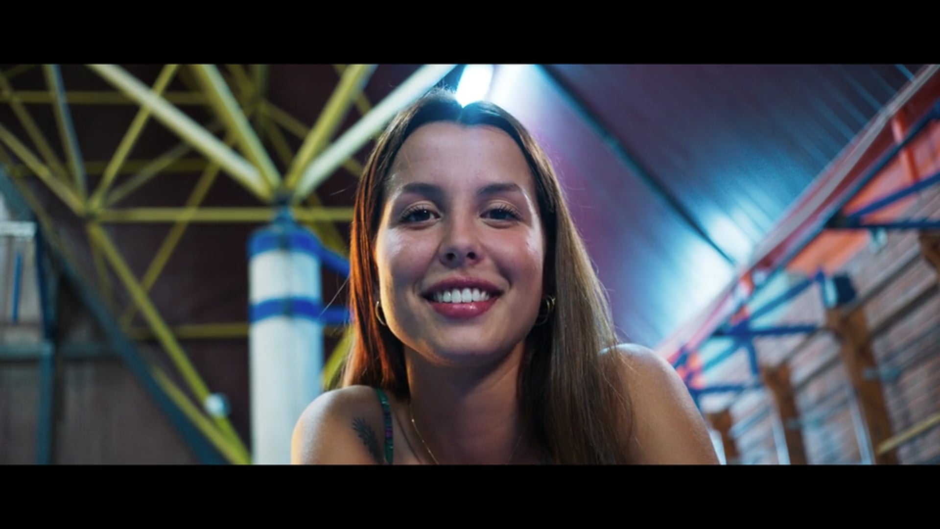 "Becas Study & Play"