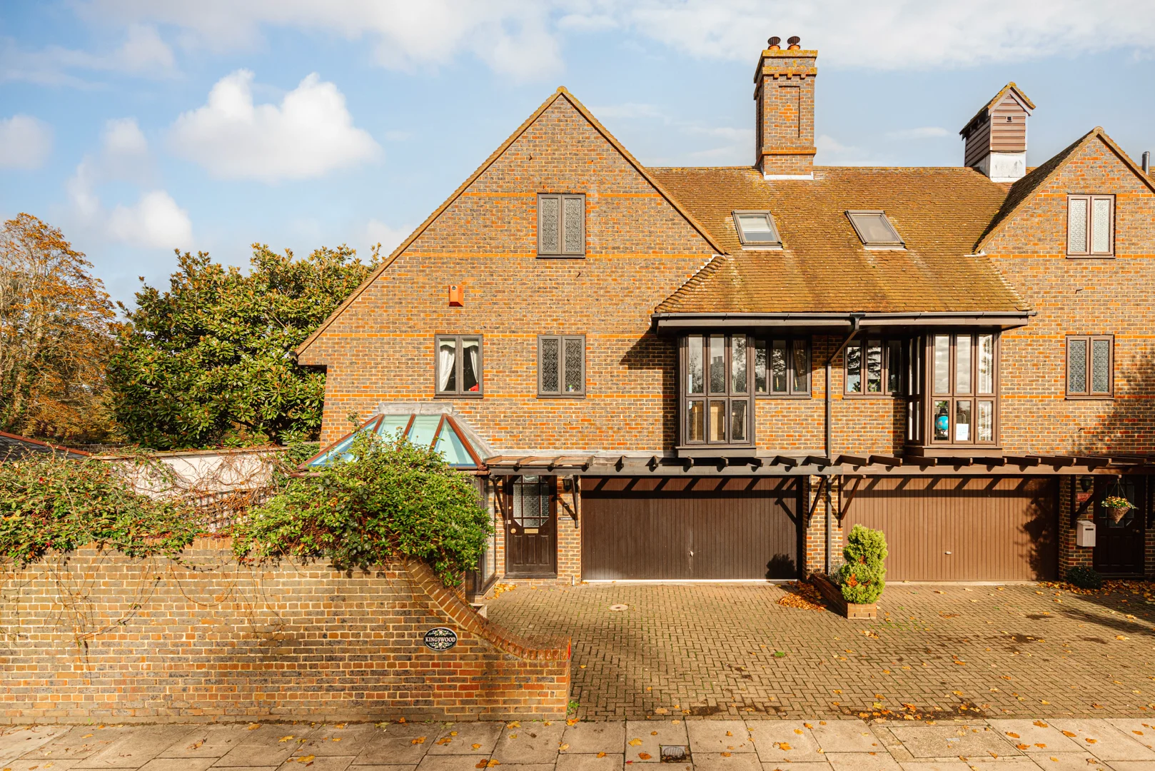 Hampton Court Road, East Molesey Newton Huxley on Vimeo