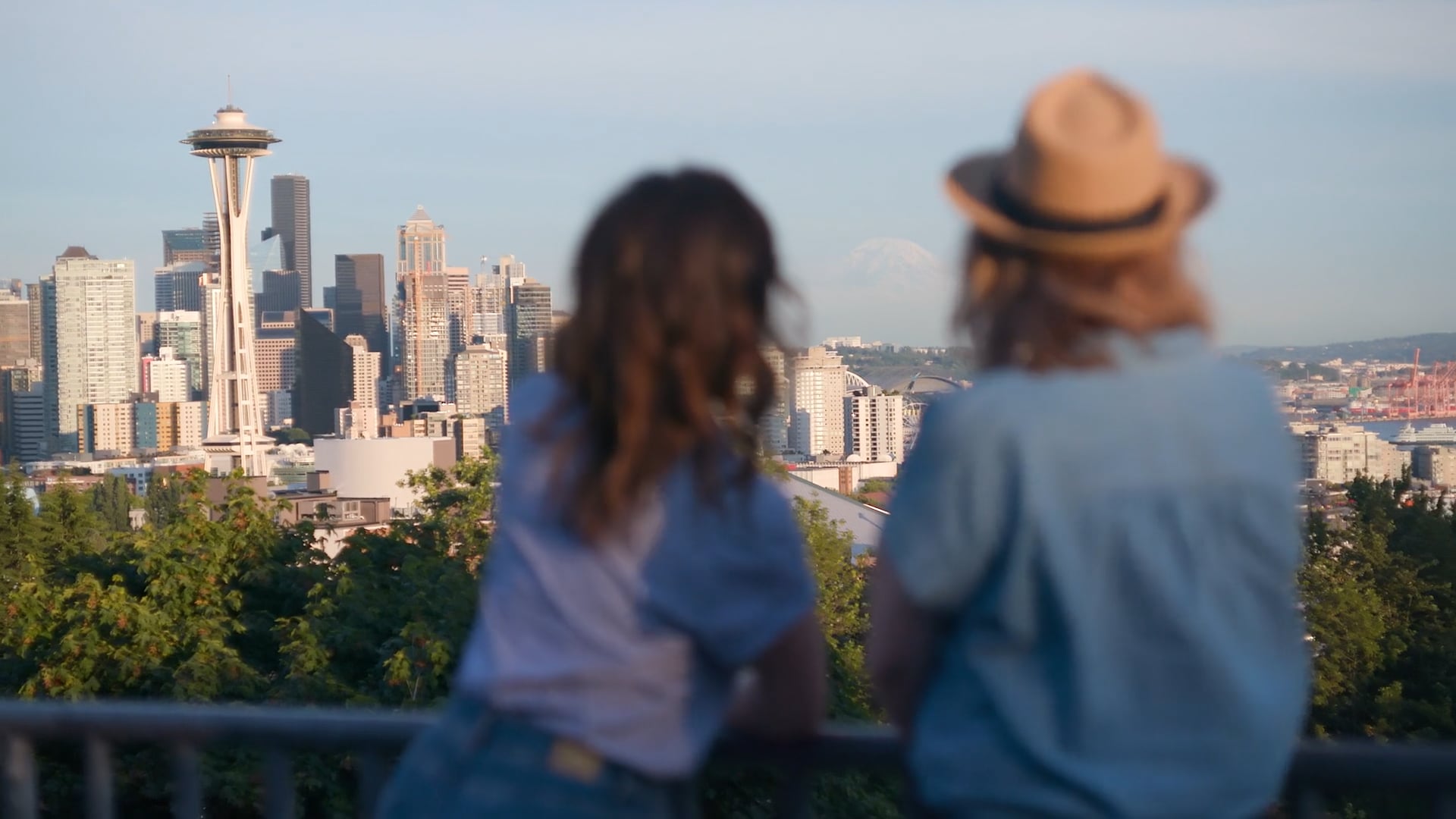 CIBC VISA "Seattle on a Budget" (Lainie & Mina)