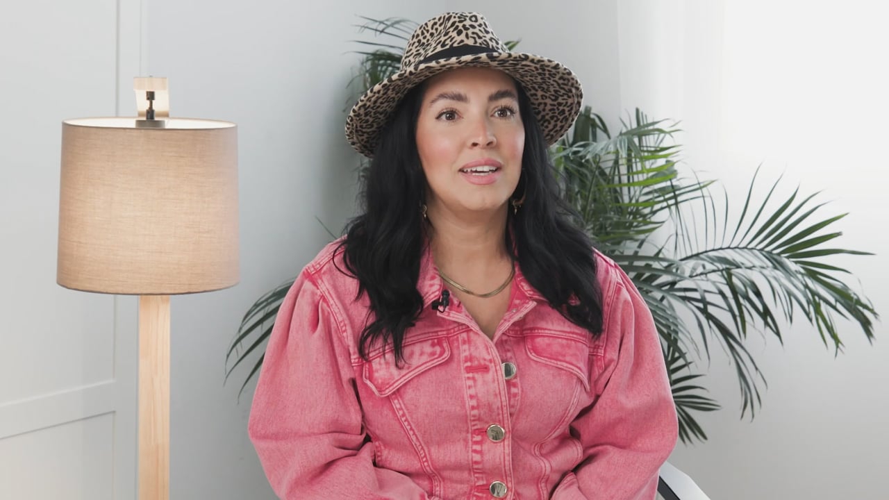 Erika Cramer - Who Is the Queen of Confidence?