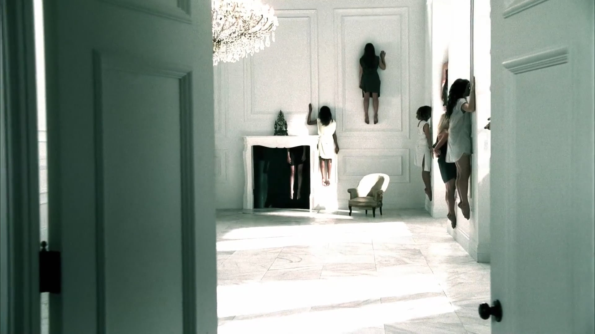 American Horror Story S3 -TV15 "Women on Wall"
