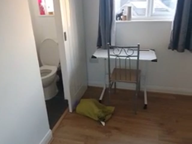 Luxury Ensuite, Fully Furnished with Desk  Main Photo