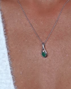 Video: 925 Silver Emerald Diamonds Necklace Pendant Chain included
