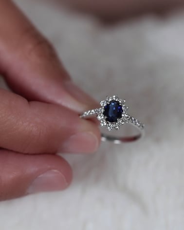 Video: 925 Silver Sapphire Diamonds Ring