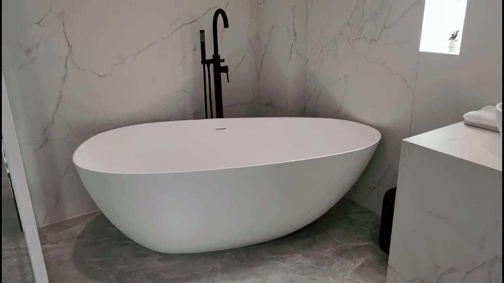Stone Resin Solid Surface Freestanding Bathtub Soaking Tub, White