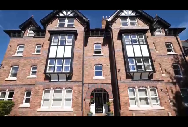 Spacious Double Room Corner Penthouse Apartment Main Photo