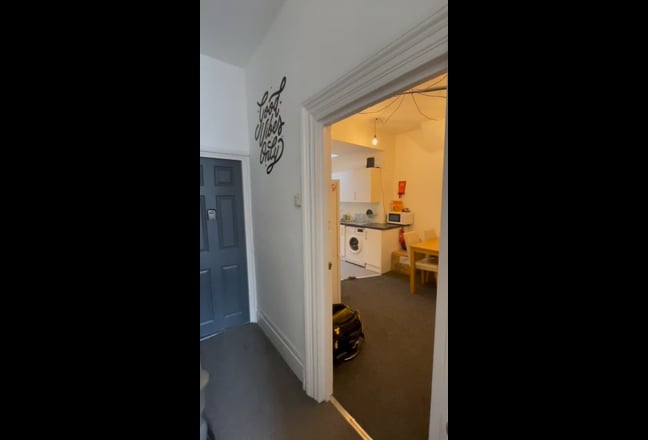 Video 1: Room 1