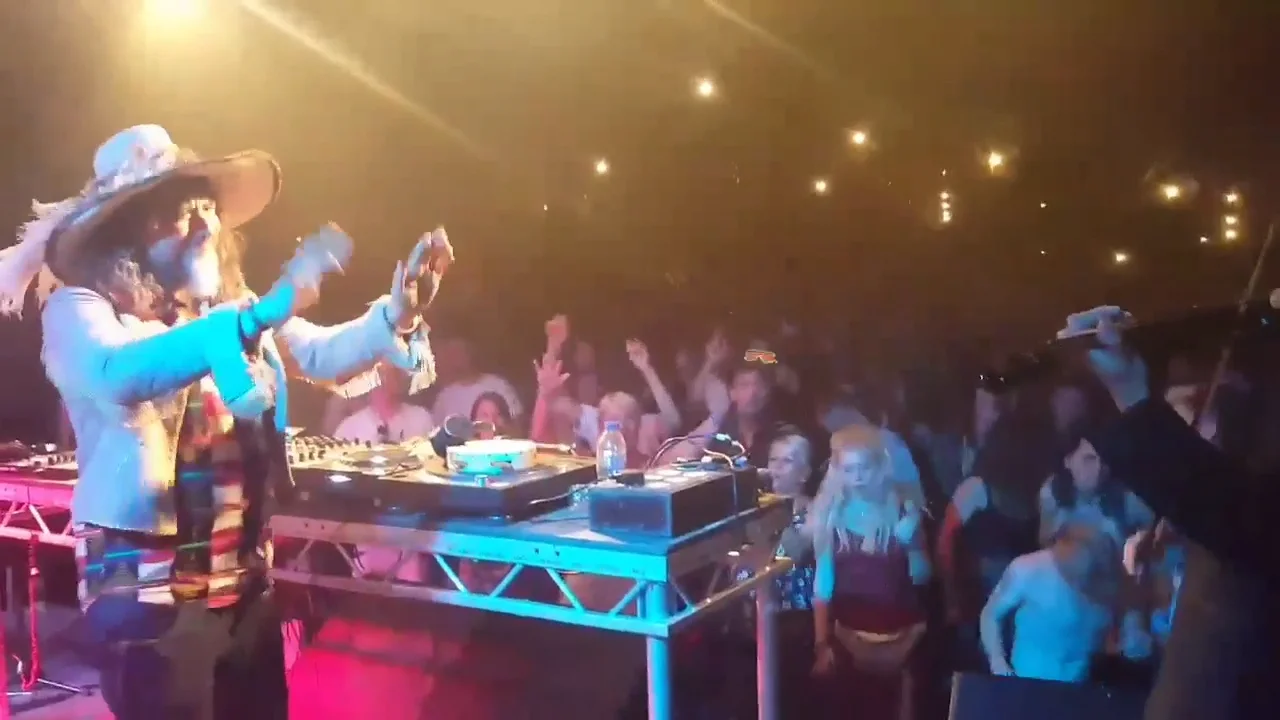 Electric Violin + DJ at Isle of Wight Festival on Vimeo