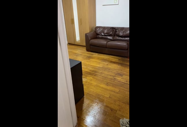 Large room in East Croydon Main Photo