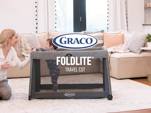 Graco FoldLite™ LX Quick-folding Travel Cot with Bassinet