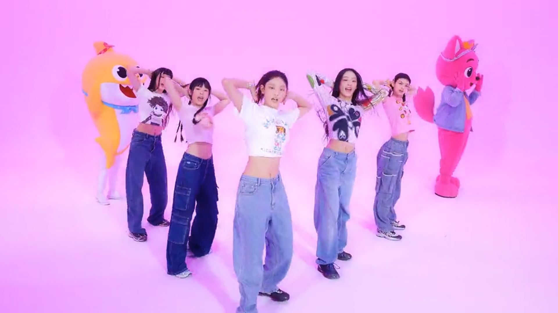 Pinkfong- NewJeans Attention Dance