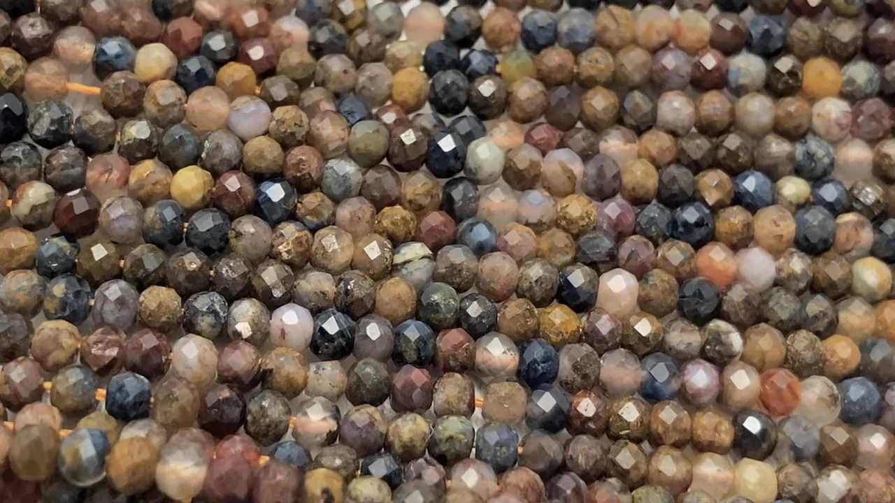 ピーターサイト ボタンカット3×3×2.5mm 1連（約37cm）｜天然石ビーズの