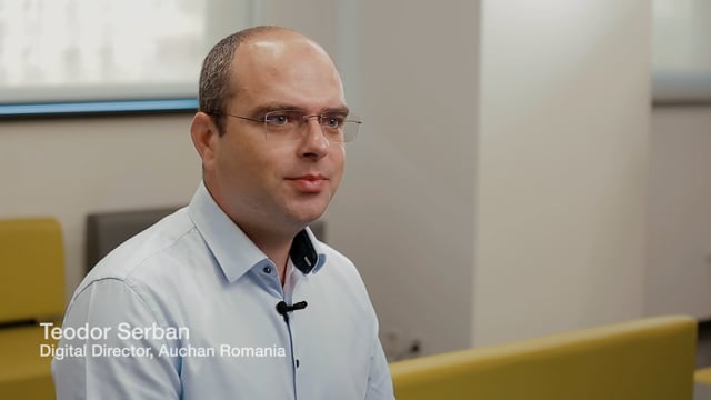 Image of Teodor Șerban talking about Omniconvert products