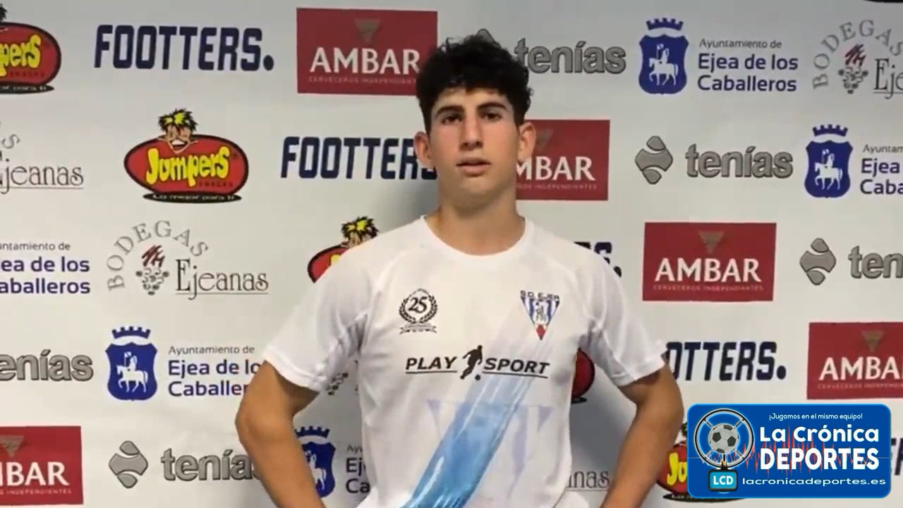 MARIO DE ROQUE (Jugador Ejea)  SD Ejea 2-1 CF Calamocha Jornada 10 / 3ª División / Fuente: Facebook SD Ejea