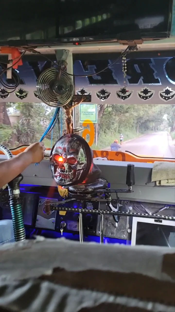 Chicken Bus ride on Vimeo