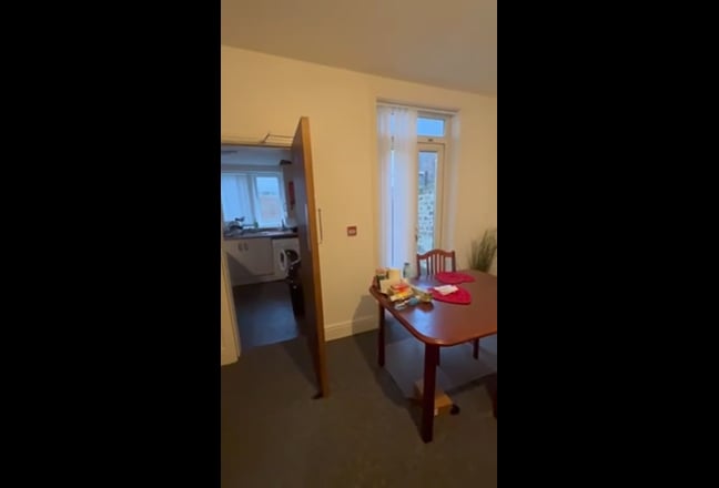 Video 1: Kitchen 