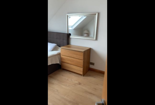 Large Double room close to  Hatfield station Main Photo