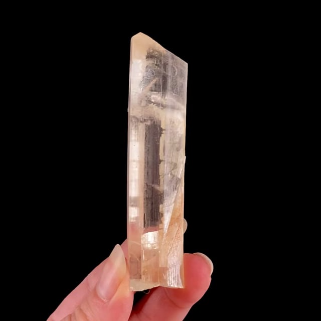 Gypsum (GEM crystal)